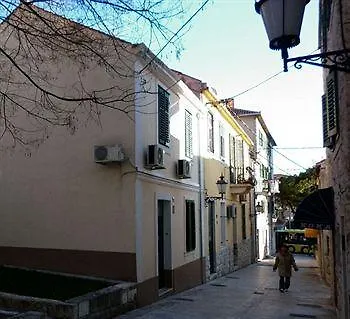 Kuzma Hotel